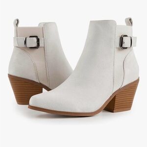 Tinstree Chic Cream Ankle Boots with Buckle Detail‎ Size 9